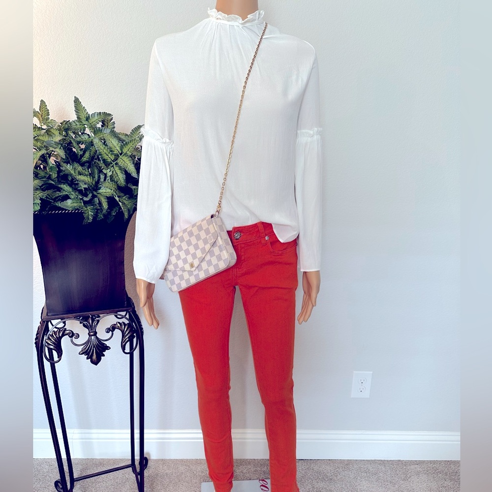 New With Tags Women's White Blouse Size Small